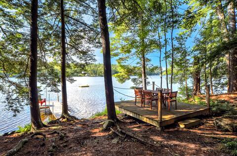 Quintessential Maine cabin w/ private waterfront