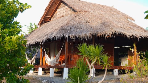 Cozy Bamboo House Hideaway