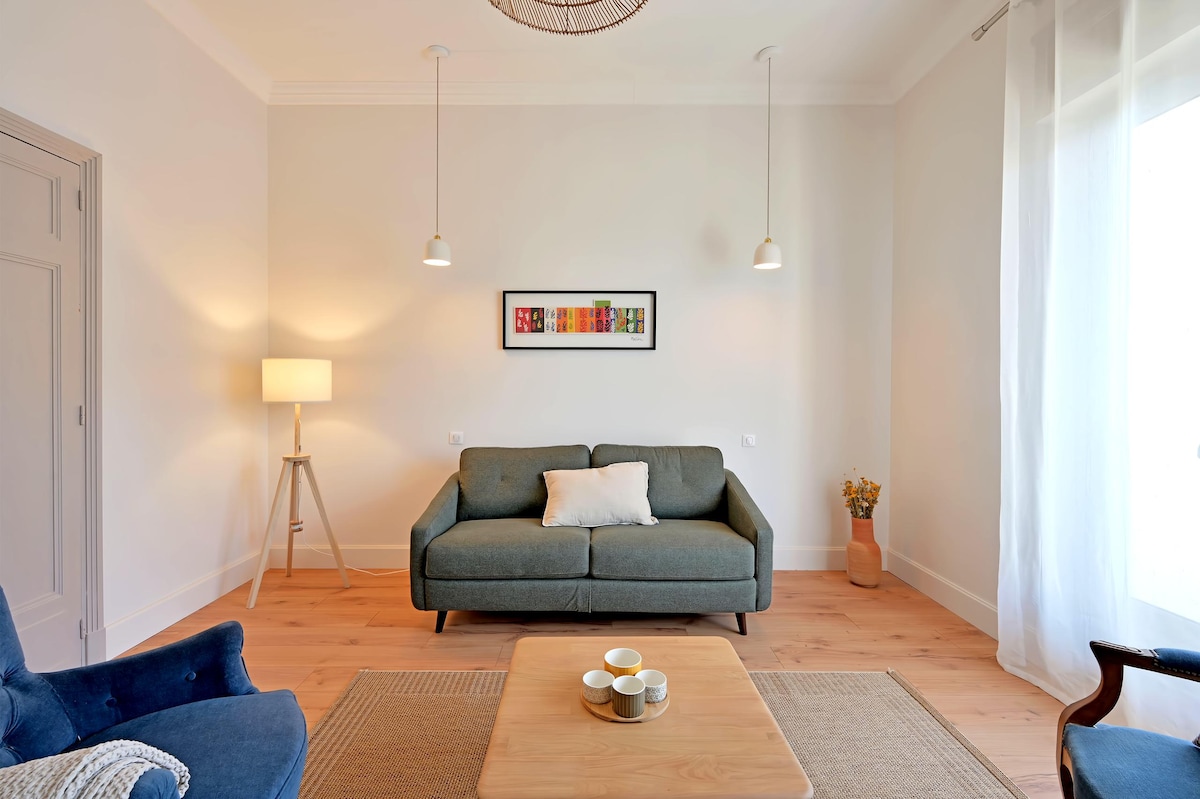 Leistungsstarkes Airbnb: A Summer Night - Popes' Palace View - Parking in Avignon