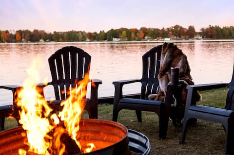 *2 acres private lakefront*PETS*SUPs*DOCK*