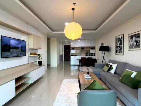 City Central: Luxurious 2BR Apartment In CBD
