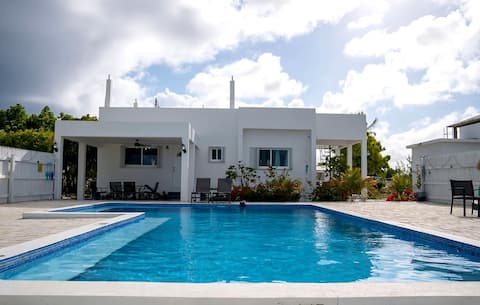 Sun Sea Villas Modern Ocean Villa with Heated Pool