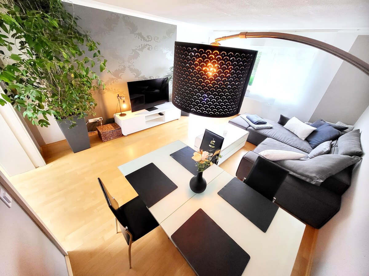 Leistungsstarkes Airbnb: Modern apartment in Friedrichshafen