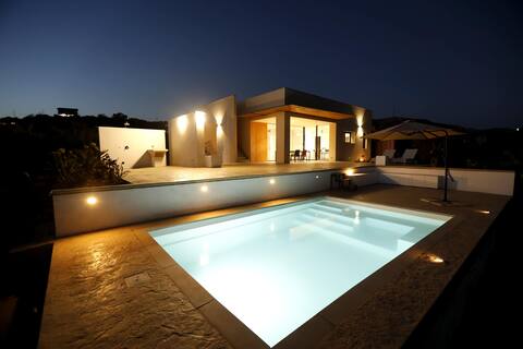 Contemporary Retreat