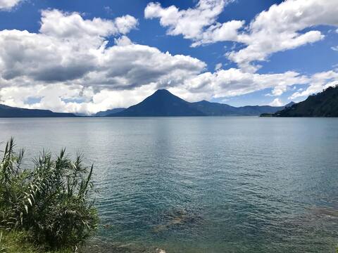 Casa Grande con Vista al Lago