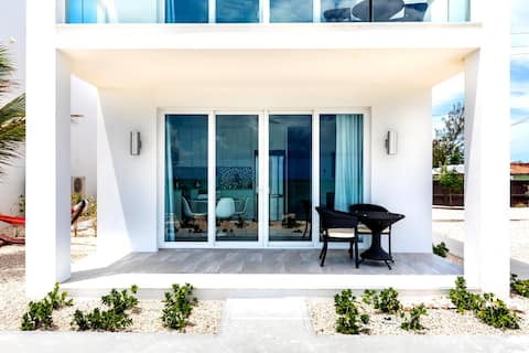 Beach Front 1 Bedroom Suite