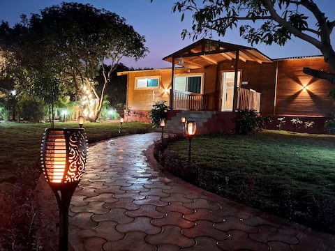 Oakwoods Rhythm: Cottage with Private Pool