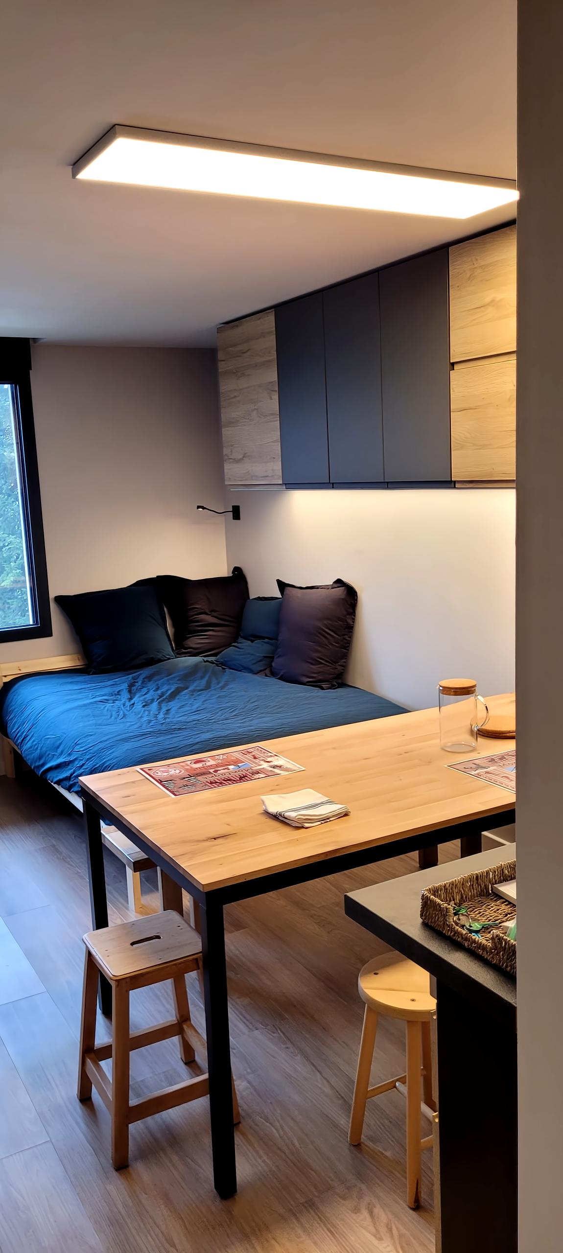 Popular Airbnb listing: Lioran Rocher du Cerf studio fiber parking in Laveissière