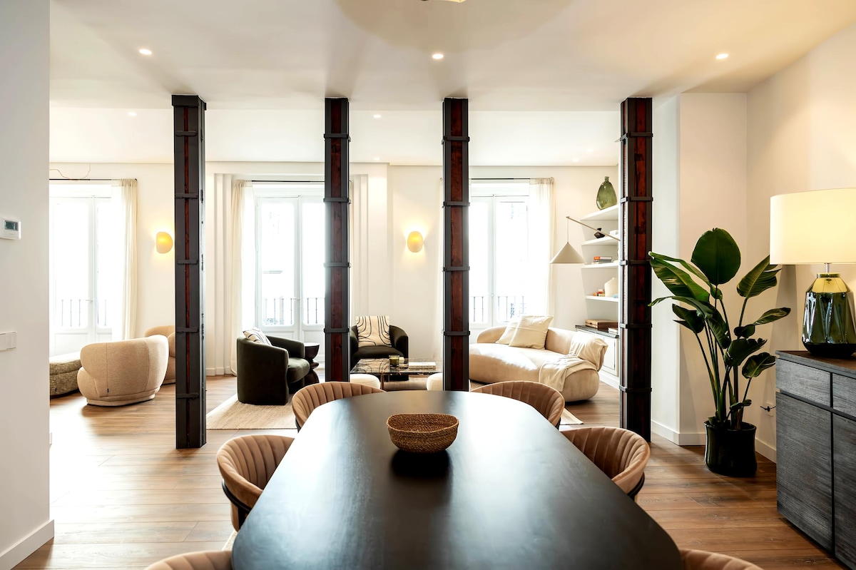 Top Airbnb: Luxury in Justicia for Families 3 bedr/3 bath in Chamberí