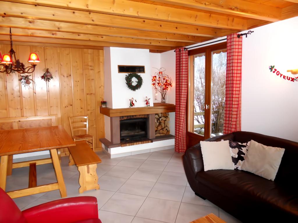 Popular Airbnb listing: "Les Chalets du Saut des Cuves II" rated 3 stars in Xonrupt Longemer