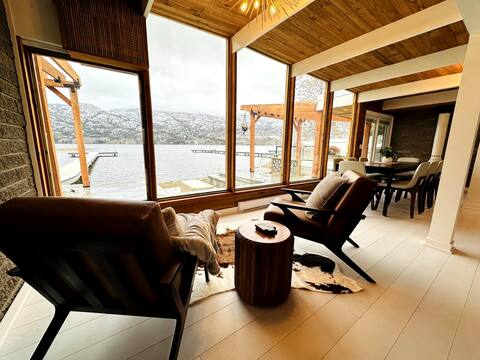 Stunning Luxury Lakefront Home, Private Deck *New*