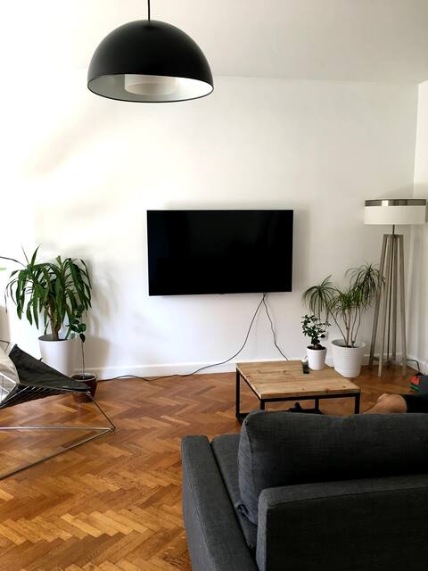 Top Airbnb: My little secret garden... in Villeurbanne