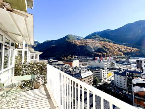 Casco Antiguo ǐ Balcony Views | 10pax+3Parking