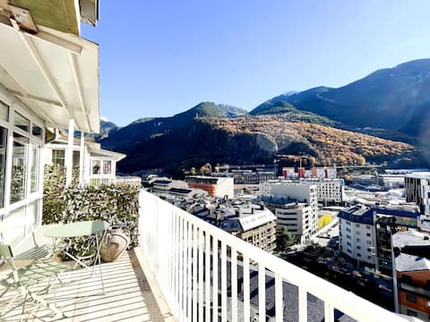 Casco Antiguo ǐ Balcony Views | 10pax+3Parking