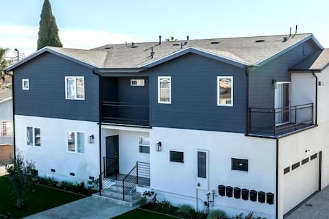 Stylish New Home Near DTLA, Disneyland, SOFI