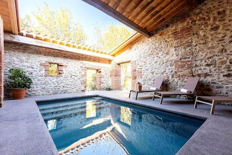 Villa with pool: Luxe, Vineyard & Beach