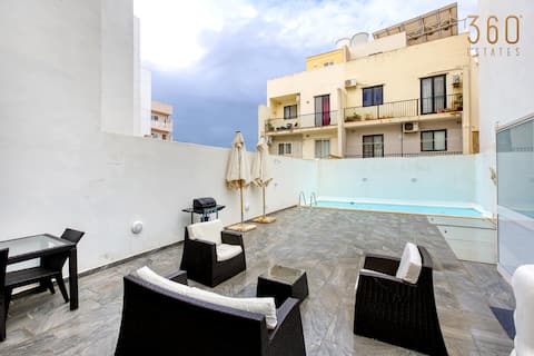 Large, fully equipped maisonette with private POOL