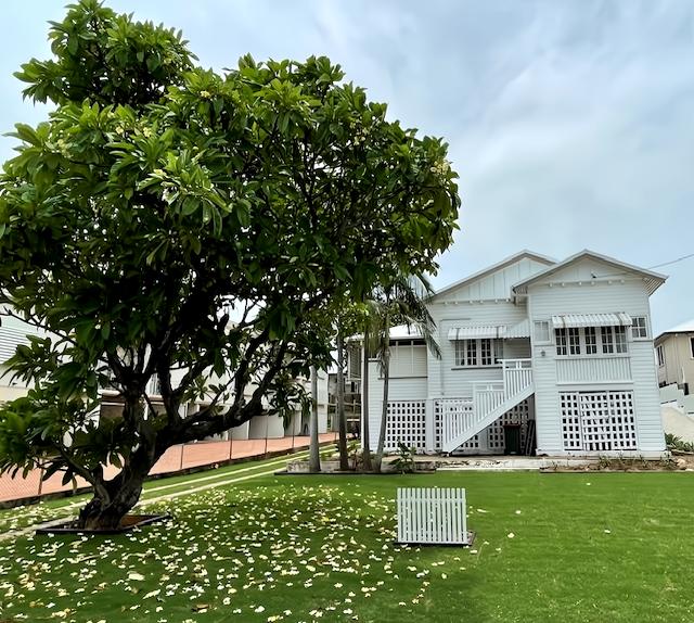 Popular Airbnb listing: Coastal home 2min walk to Strand in North Ward