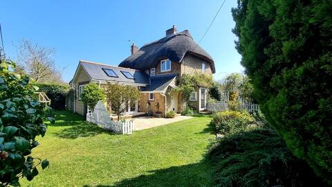 Characterful thatched cottage