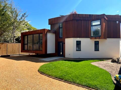 Stunning Contemporary Getaway