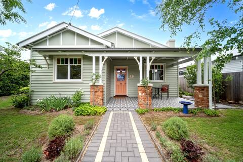 Hillview Cottage