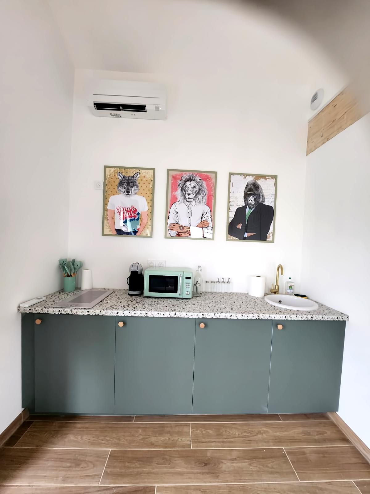 Erfolgreiche Airbnb-Immobilie: The bedroom : proche aeroport lyon, groupama, ldlc in Métropole De Lyon