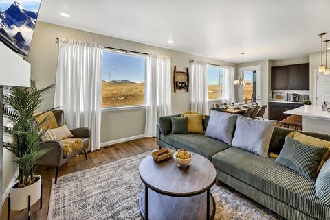 Mountain Views | Golden Tee | King Bed | Arcade