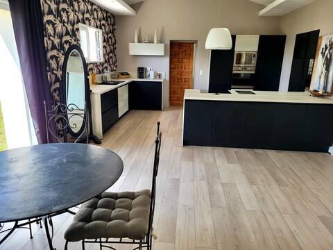 3 bedroom house with outdoor