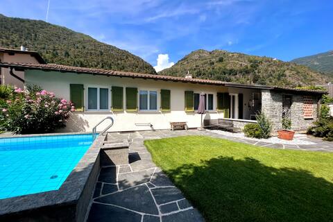 House with pool 2 minutes from the station