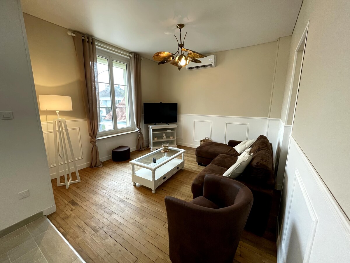 Airbnb performant: Charming 2 bedroom house with courtyard and garden à Aube