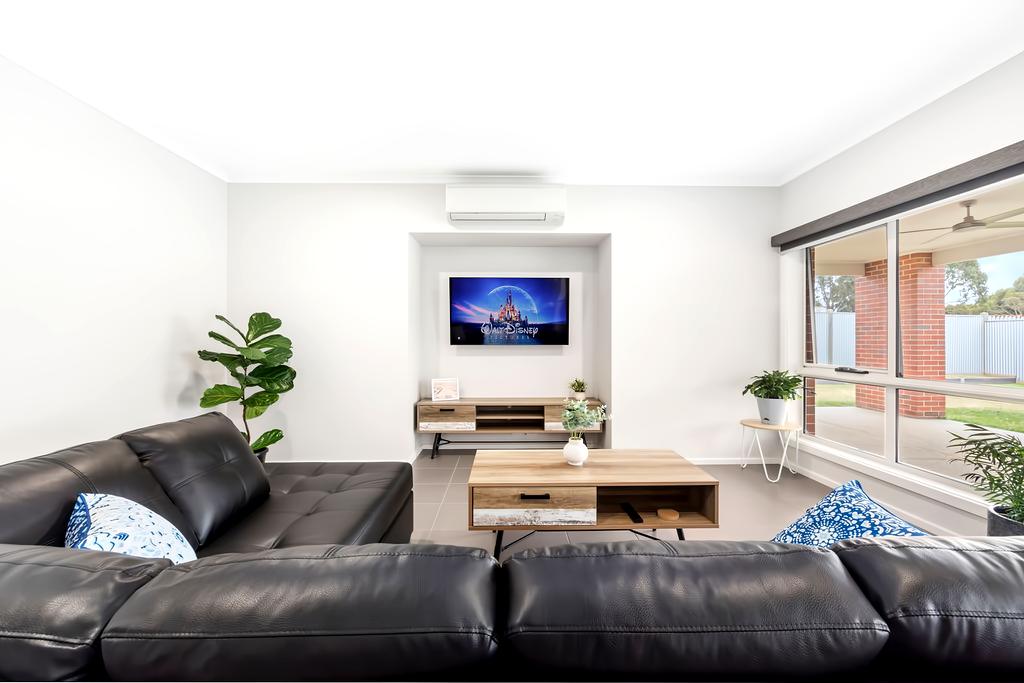 Successful Airbnb property: Family-Friendly | Spacious | King Bed | Quiet Area in City Of Ballarat
