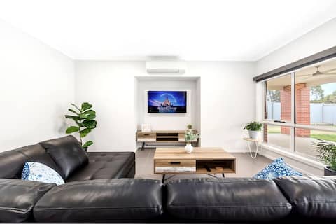 Successful Airbnb property: Family-Friendly | Spacious | King Bed | Quiet Area in City Of Ballarat