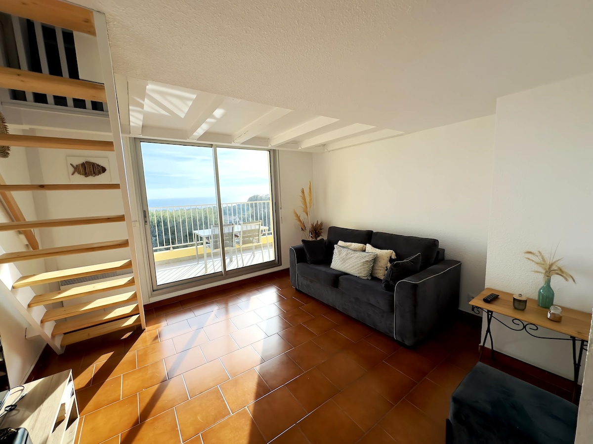 Top Airbnb: Spacious studio with stunning views of the Mediterranean in Bandol