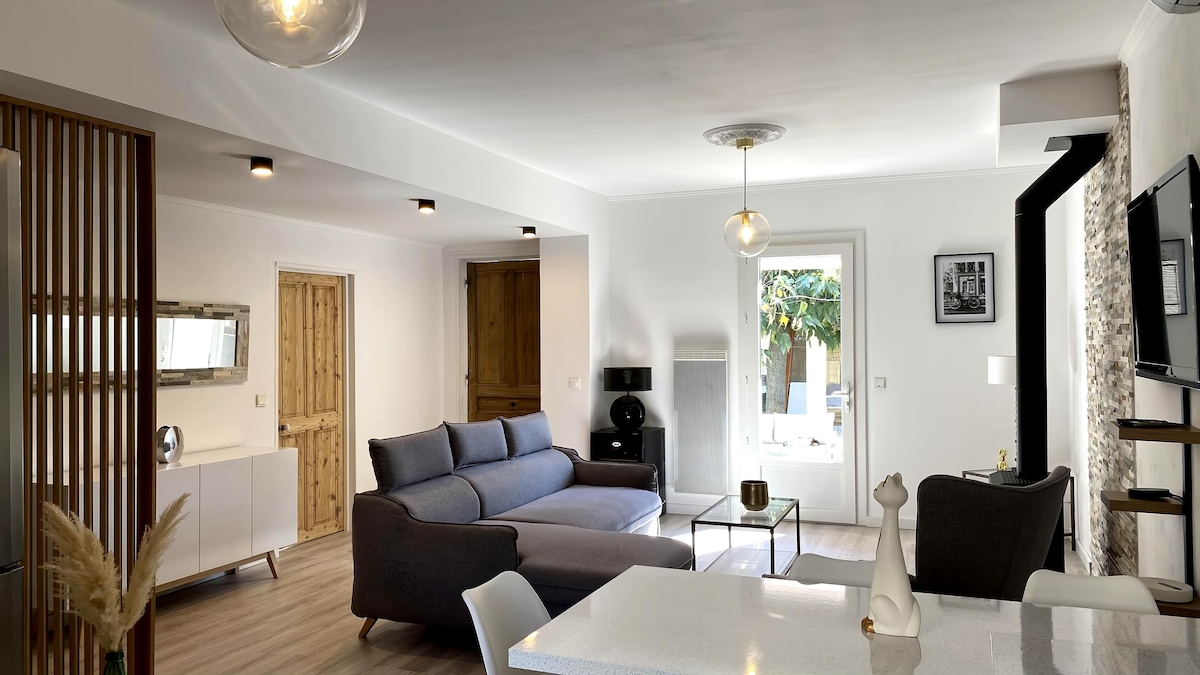 Popular Airbnb listing: House in Provence with jacuzzi near St Remy in Châteaurenard