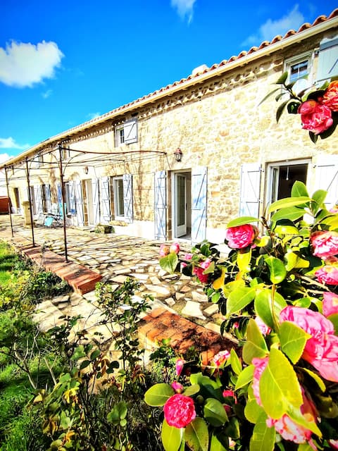 "CHEZ MARNY" Longère Vendée near Puy du Fou