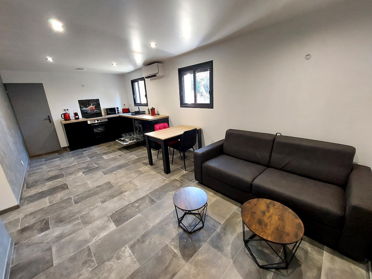 Airbnb performant: Les abeilles du Mont d'or, pool, spa & sauna à Manosque