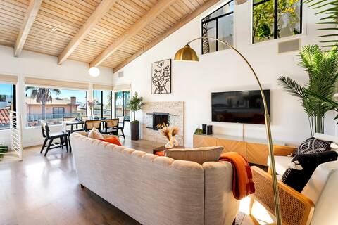 Luxe Retreat Steps to Beach & Shops | Free Parking