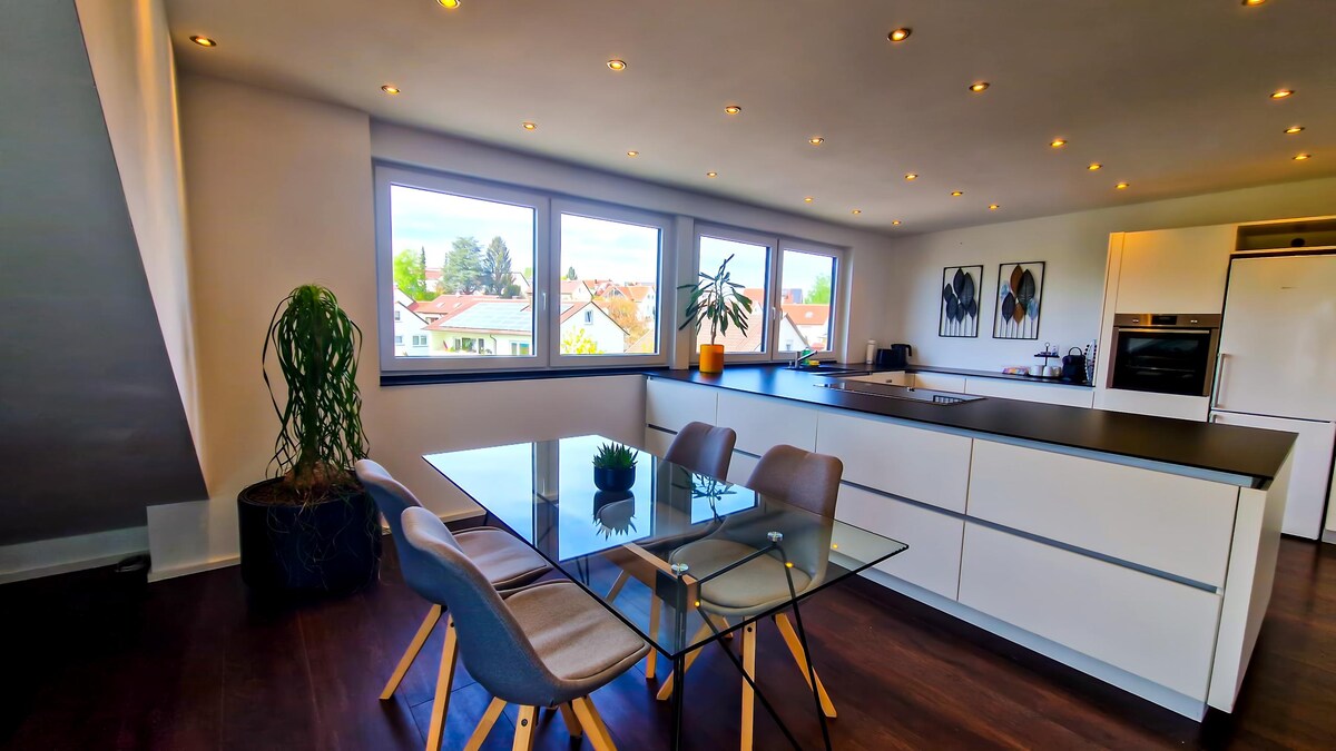 Leistungsstarkes Airbnb: MaMi Apartments | Cloud 9 - 90qm dream in Reutlingen