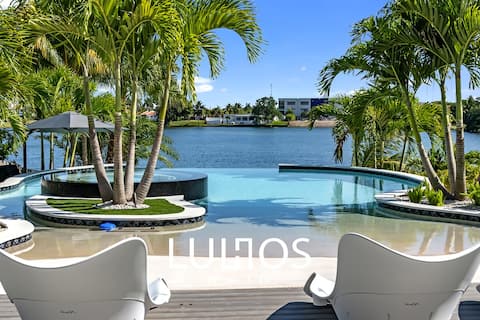 Wonderlake Infinity Pool Resort 7BR Totally Luxury
