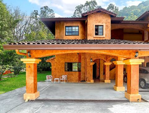 Paradise House, Boquete- hiking, birding, coffee!
