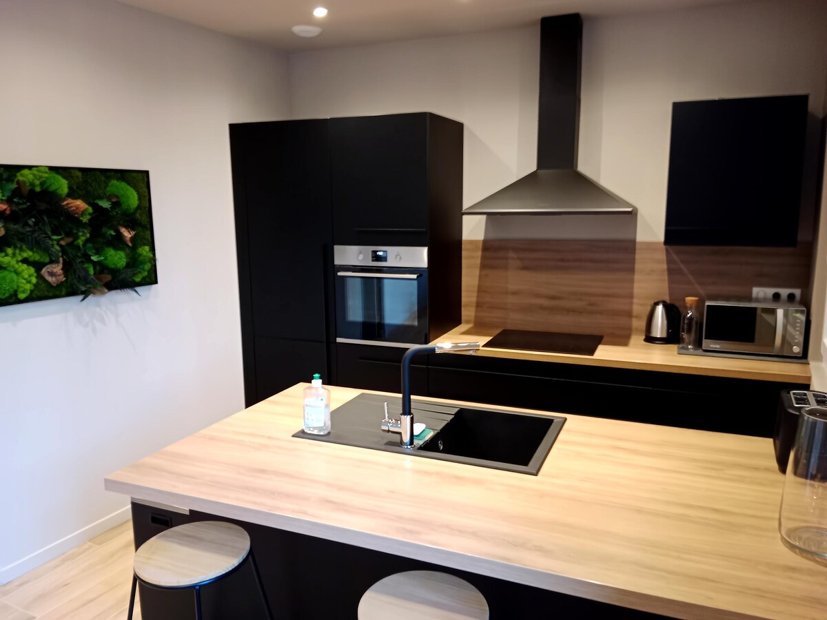 Propriété Airbnb réussie: Beautiful Modern Apartment, Port of Nice à Vieux Nice