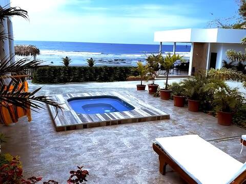 Fantastic Beachfront House 4 Bedroom 4 Bath