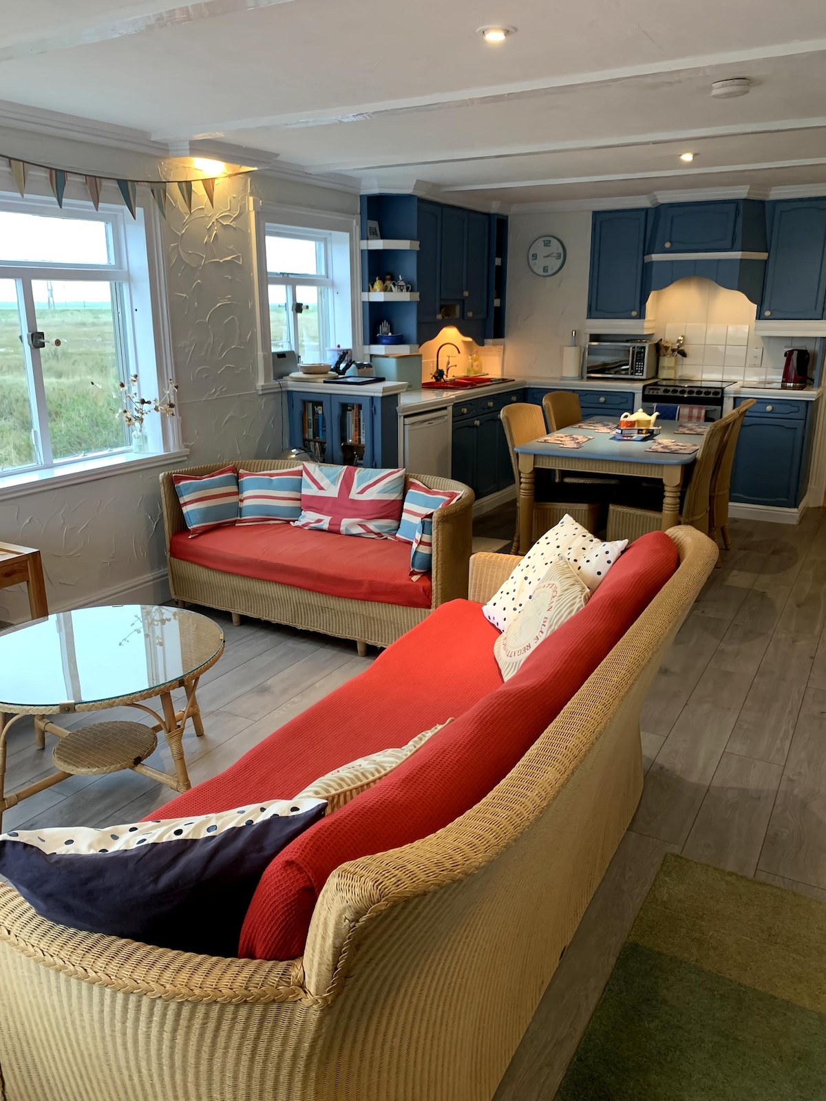 Successful Airbnb property: Solitude 2 hours from London. Sea. Sky. Space. in St. Osyth