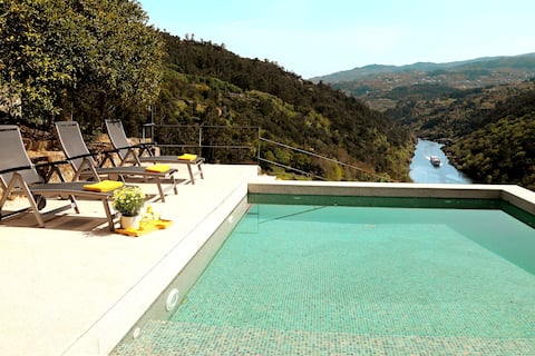 Private Pool Great River Views - Porto & Douro 1h