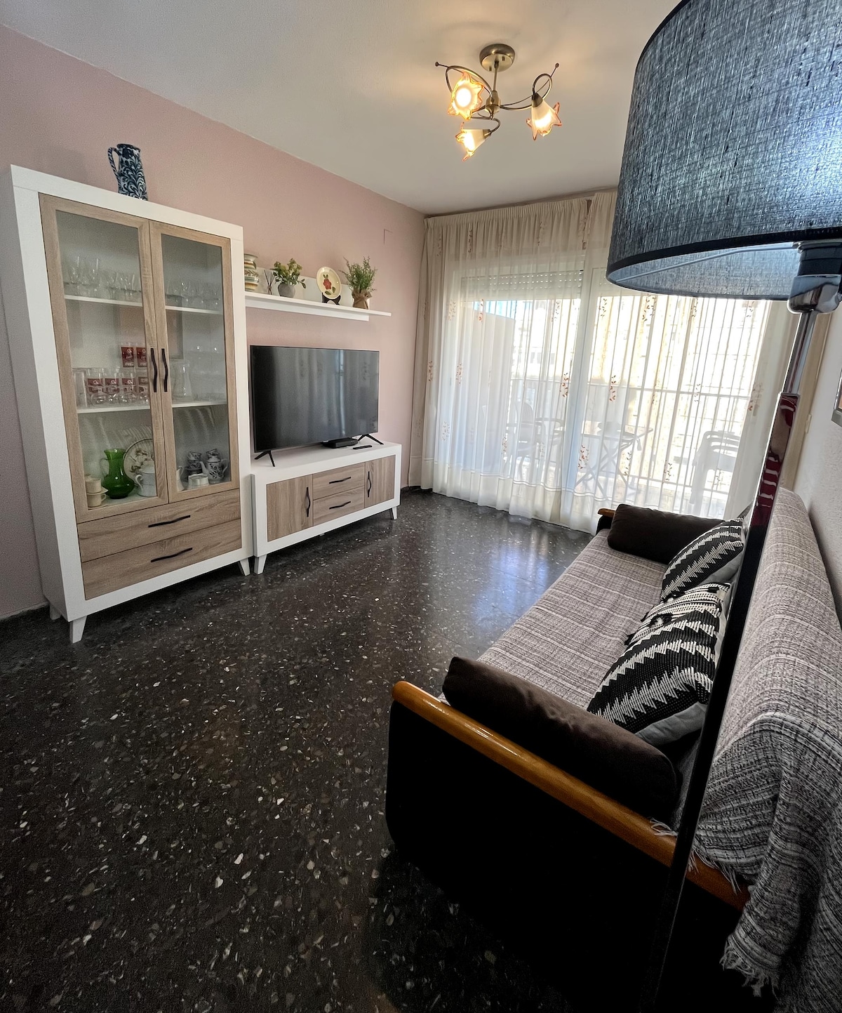 Annonce Airbnb populaire: Apartment a 5-minute walk from the beach!! à La Pobla De Farnals