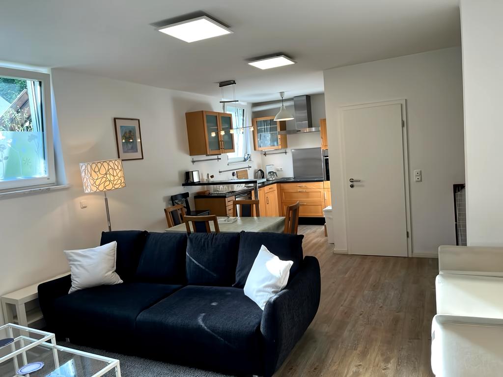 Top Airbnb: ICM Expo, Oktoberfest or Old City in Minutes! in Ramersdorf