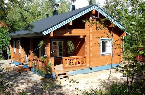 Ferienhaus am See (Sauna, Steg, Ruderboot, WiFi)