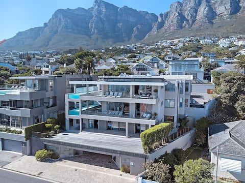 Power backup Oceanfront Residence 80m from the sea