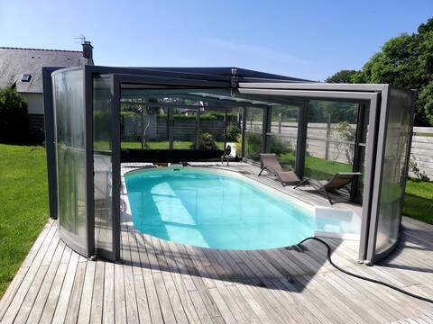 House by the sea, heated pool, spa, sauna