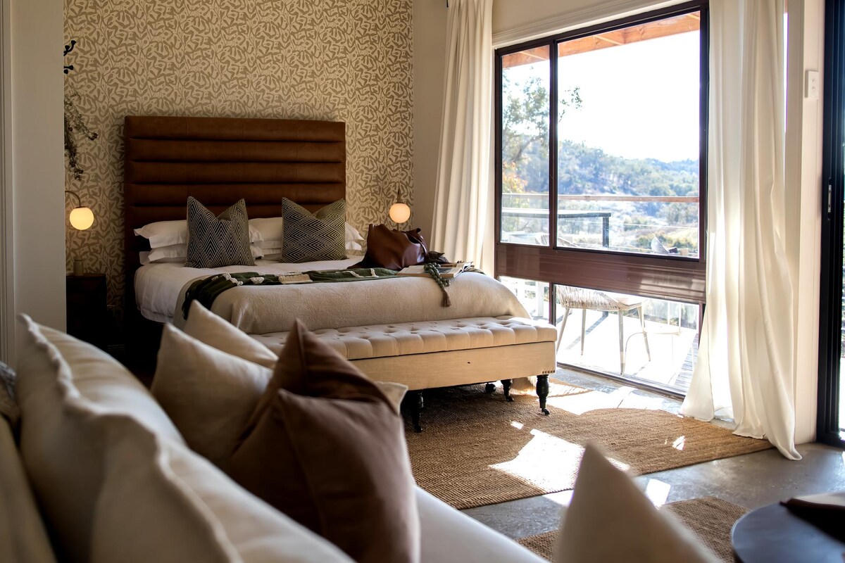 Successful Airbnb property: Luxury Farm Studio with Stunning Views in Mid Western Regional Council